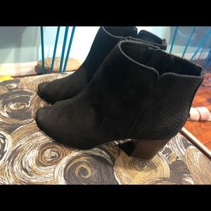 Black booties Size 8 Women’s